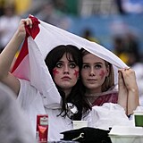 Anglické fanynky během finálového zápasu s Itálií.