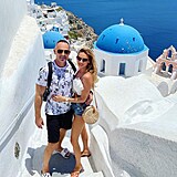 Andrea Verešová s manželem Danielem Volopichem na ostrově Santorini, který může...