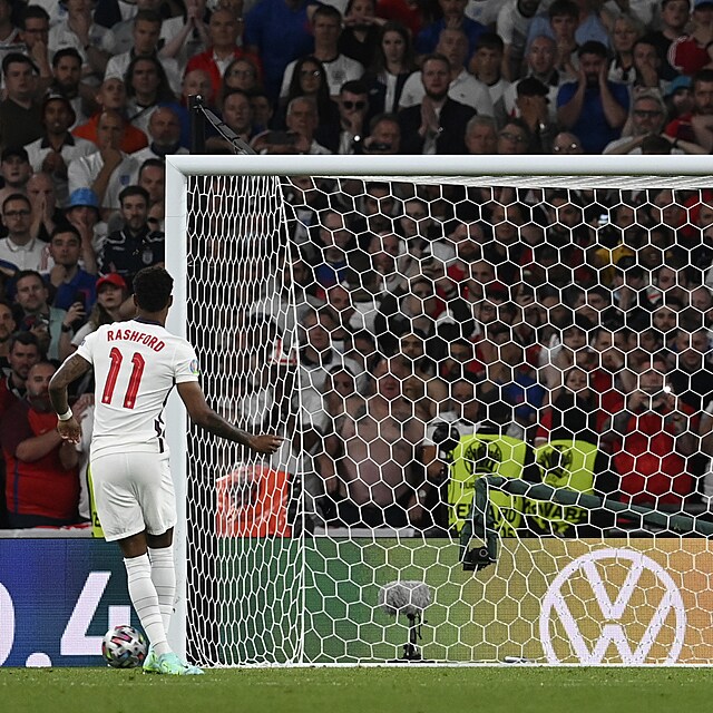 Jednu z penalt neprom�nil tak� �to�n�k Marcus Rashford.