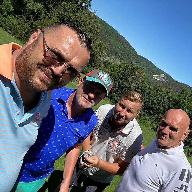 Jan Koka si pr dn ped zadrenm zael na golf se sparanskou legendou...