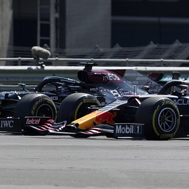 Kolize Lewise Hamiltona s Maxem Verstappenem