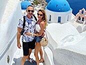 Andrea Vereová s manelem Danielem Volopichem na ostrov Santorini, který me...