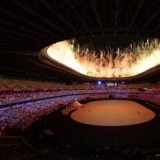 V poad 32. letn olympijsk hry v Tokiu zanaj. Slavnostn ceremonil vak...