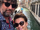 Dana Morávková se svým muem v Benátkách.