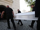 Poslední rozlouení s narkomanem Stanislavem Tomáem (45) v Teplicích probhne...