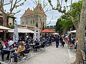 Carcassonne leící na jihu Francie patí mezi nejzachovalejí pevnostní msta v...