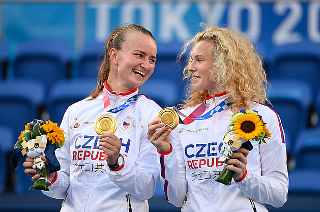 Kateina Siniakov a Barbora Krejkov maj zlato!