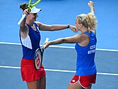 Kateina Siniaková a Barbora Krejíková slaví zlato.