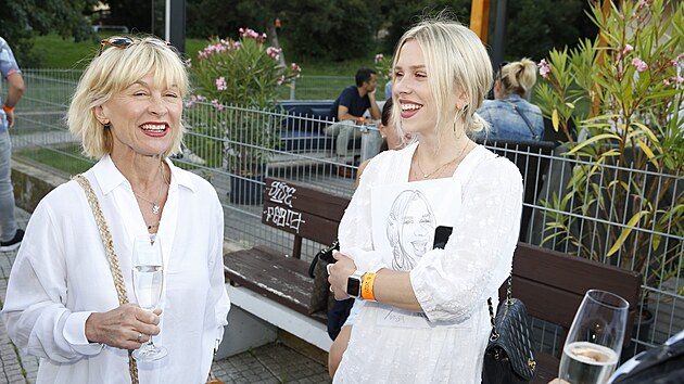 Dana Batulková s dcerou Marianou Pracha�ovou.