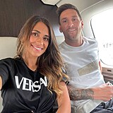 Lionel Messi piletl do Pae s manelkou Antonellou.