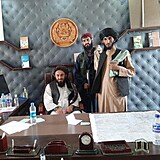 Bojovníci Tálibánu v prezidentské pracovně