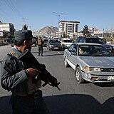 Situace v Afghánistánu se vyostřuje, militantní hnutí Tálibán postupuje zemí a...