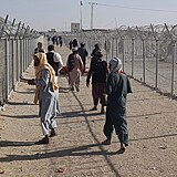Pákinstánští vojáci na hranici s Afghánistánem