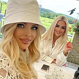 Slovensk sexbomba Silvia Kucherenko je v esku, vyrazila nejen na Karltejn,...