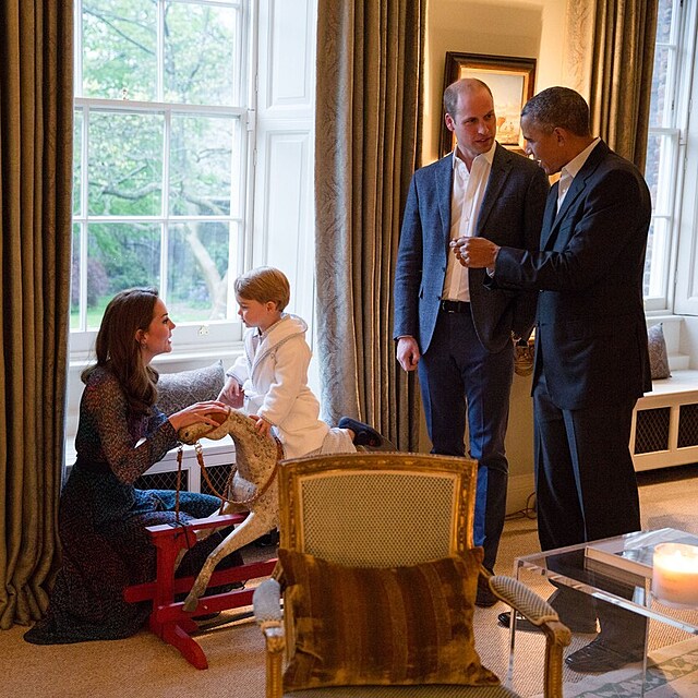 William s Kate pedstavili Obamovm malho synka George. Tehdy s nimi byl i...