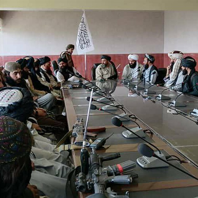 Tálibán dobyl prezidentský palác v Kábulu.