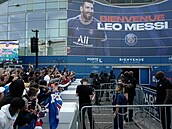 Fanouci PSG bouliv oslavují píchod Lionela Messiho.
