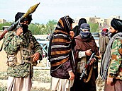 Islámské militantní hnutí Tálibán postupuje Afghánistánem a podrobuje si jedno...