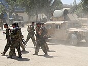 Celý svt je v pozoru: Tálibán postupuje Afghánistánem a zdolává jedno msto za...