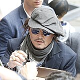 Johnny Depp se podepisoval fanouškům.