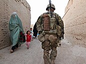 Do Afghánistánu proudilo ze svta neuvitelné mnoství penz. Málokteré se ale...