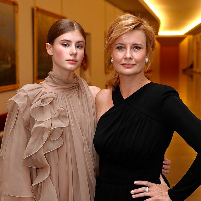 Hereka Jitka Scheiderov s dcerou Sofi Annou byly ozdobami veera.