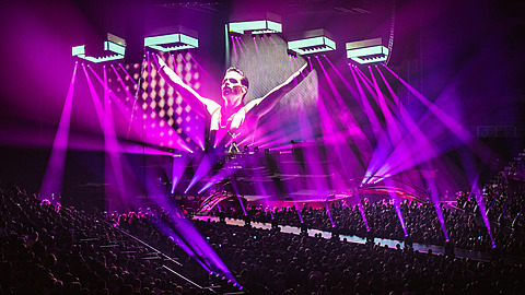 Velkolepá koncertní megashow Queen Relived v podání eské skupiny Queenie.