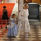Stylová babička Monika Pajerová hlídala na premiéře filmu Jedině Tereza! vnučku...