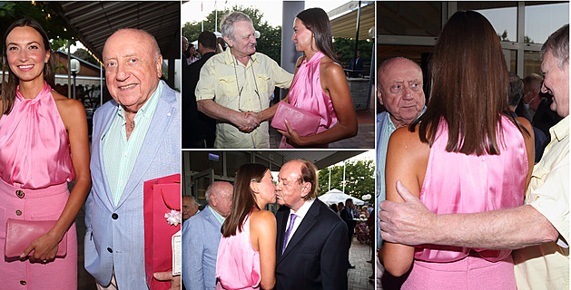 Reisér Jií Adamec se na oslav 77. narozenin Frantika Janeka výborn bavil....