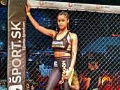 Sandra inová je jednou z cage girl organizace Oktagon MMA.