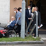 Prezidenta Miloše Zemana po osmi dnech propustili z nemocnice. Zamířil rovnou...