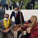 Dagmar Havlová je návštěvě Peru, kde inaugurovala lavičku Václava Havla.