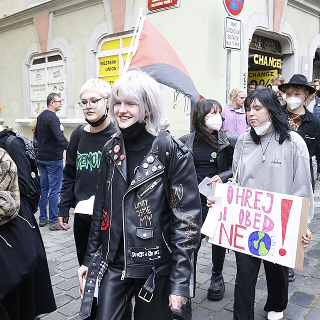 Demonstranti vyrazili na pochod.