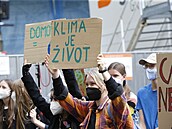 V Praze dnes koláci a studenti demonstrovali za klima.