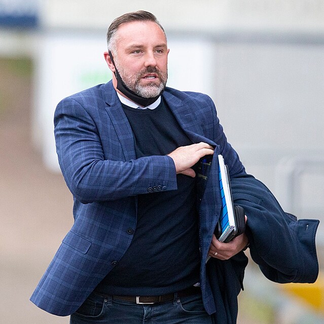 Kris Boyd je bval hvzda Rangers a stoj za Glenem Kamarou.