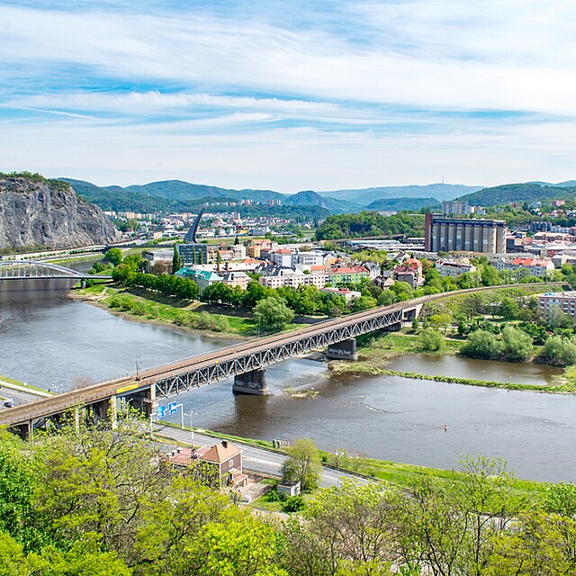 Z dlky vypad st nad Labem jet docela idylicky, zejmna dky Labi, okolnm...