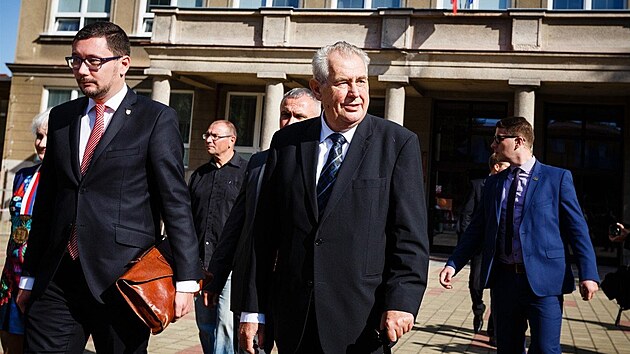 Prezident Zeman a jeho mluví Jií Ováek