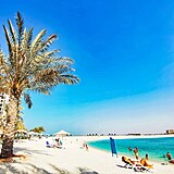 Emirát Ras Al Khaimah, to jsou samozřejmě i krásné pláže a moře, které je...