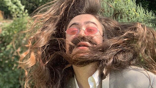 Lidi neví, jestli je Sebastian holka nebo kluk.