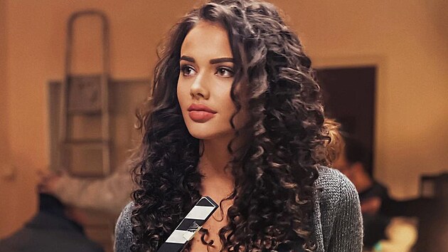 Gabriela Gá�párová v po�adu Uka� se pro televizi Sport 5, která pat�í Antonínu Charouzovi.