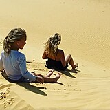 Olga Menzelová se kochá krásami Bílé pouště v Egyptě, kam vyrazila i s dětmi....