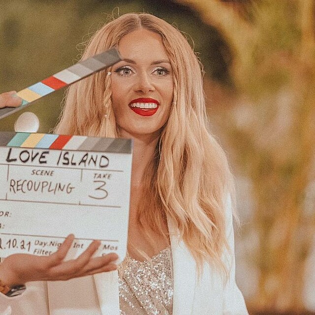 Nikol Moravcov je modertorkou reality show Love Island. Sp ne na obrazovce...