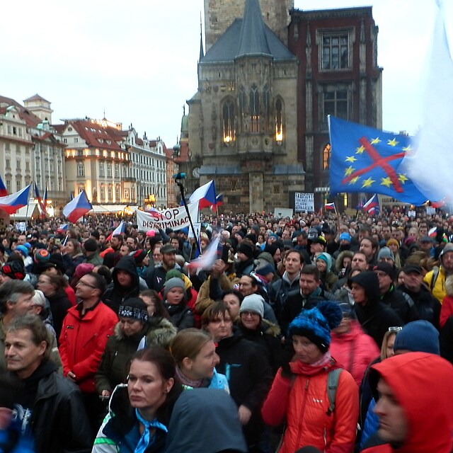 Na Staromstskm nmst bylo ivo, protestovali tam odprci okovn a...