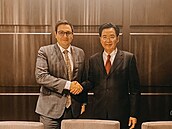 Jan Lipavský s tchaj-wanským ministrem zahranií Josephem Wu