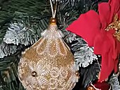 Takhle krásn mají manelé Rikovi vyzdobený vánoní stromeek.