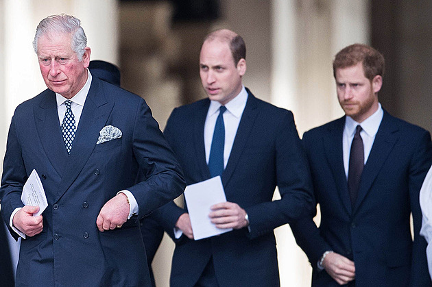 Prince Charlese další útok syna Harryho hluboce zasáhl.