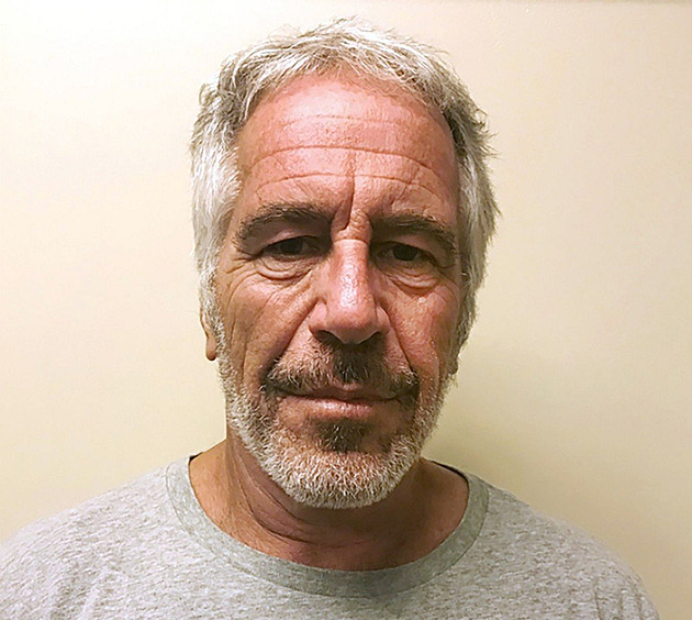 Jeffreymu Epsteinovi hrozilo až 45 let vězení za obchodování s nezletilými...