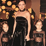 Bára Basiková má dvě dcery: Annu a Marii. Slavík v roce 1998.