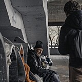 Redaktoři Expresu navštívili bezdomoveckou kolonii pod Hlávkovým mostem v Praze.