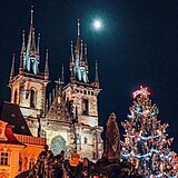 Česko sice zakázalo vánoční trhy, ty „normální“ být můžou. A čísla nově...